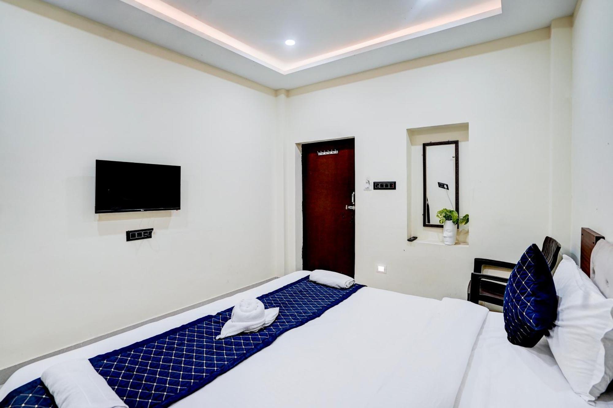 Hotel Vibe Blu- Varanasi Exterior foto
