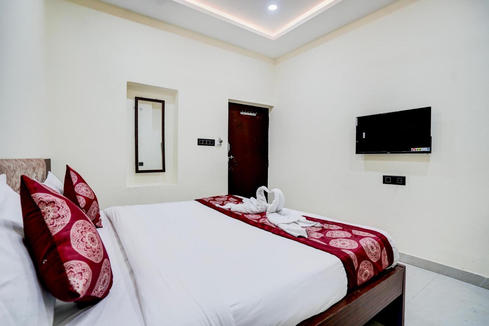 Hotel Vibe Blu- Varanasi Exterior foto