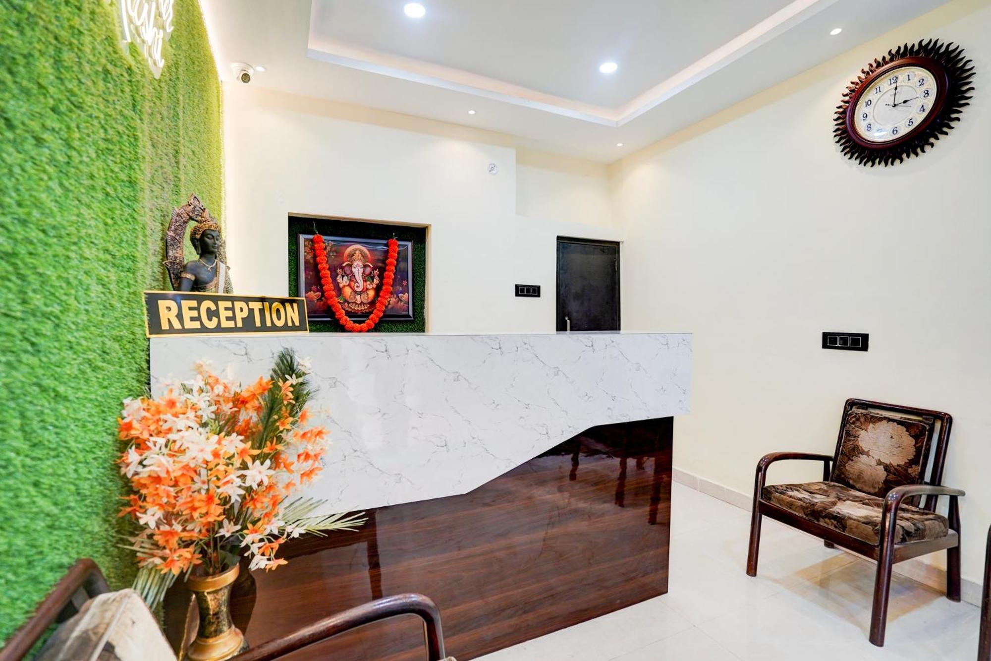 Hotel Vibe Blu- Varanasi Exterior foto