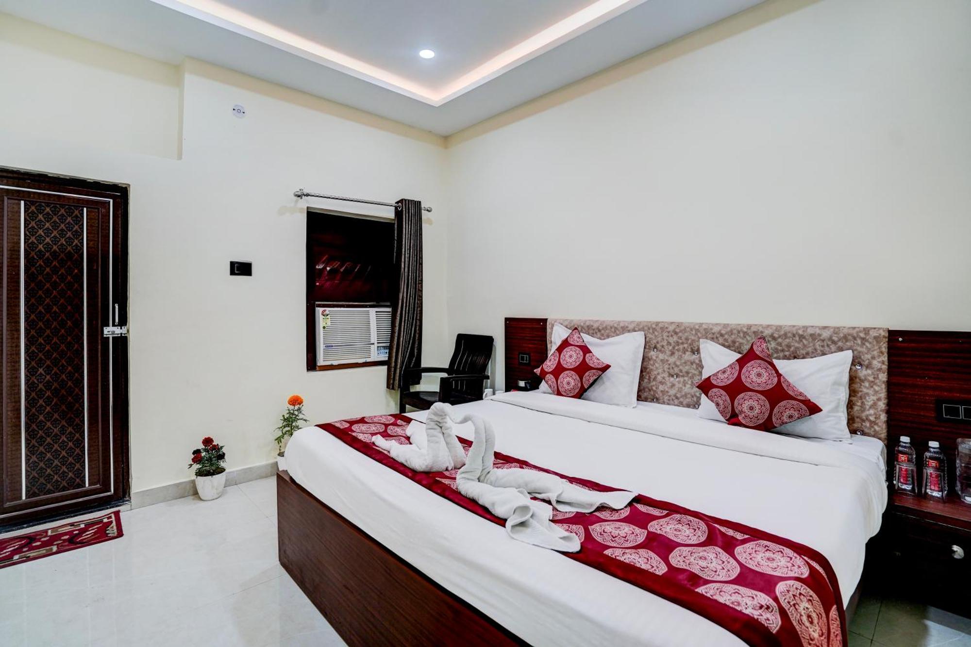 Hotel Vibe Blu- Varanasi Exterior foto