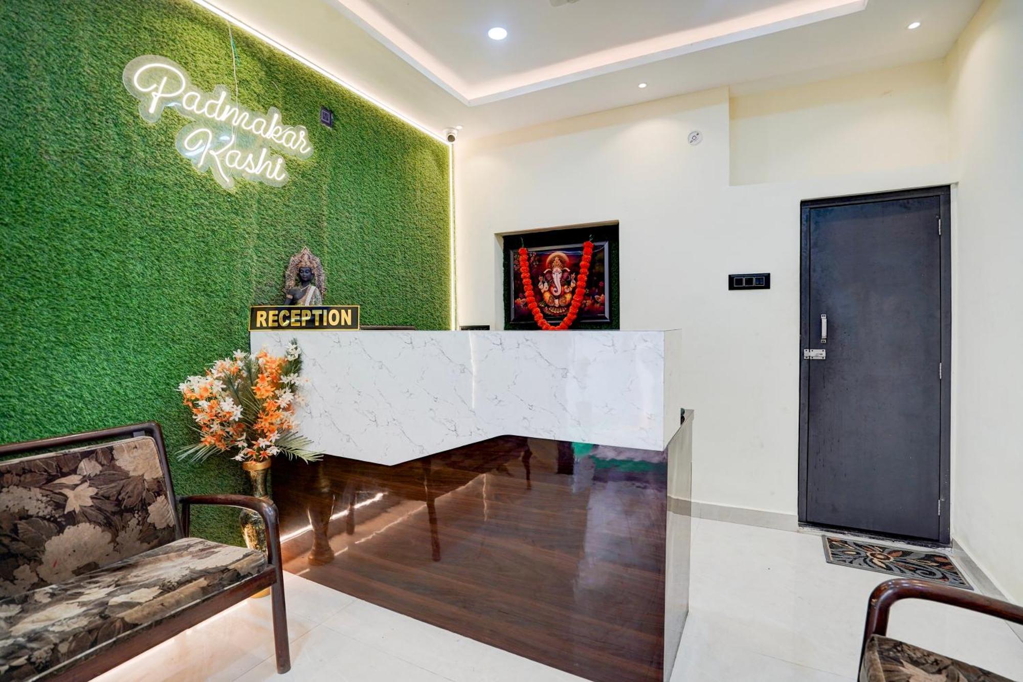 Hotel Vibe Blu- Varanasi Exterior foto