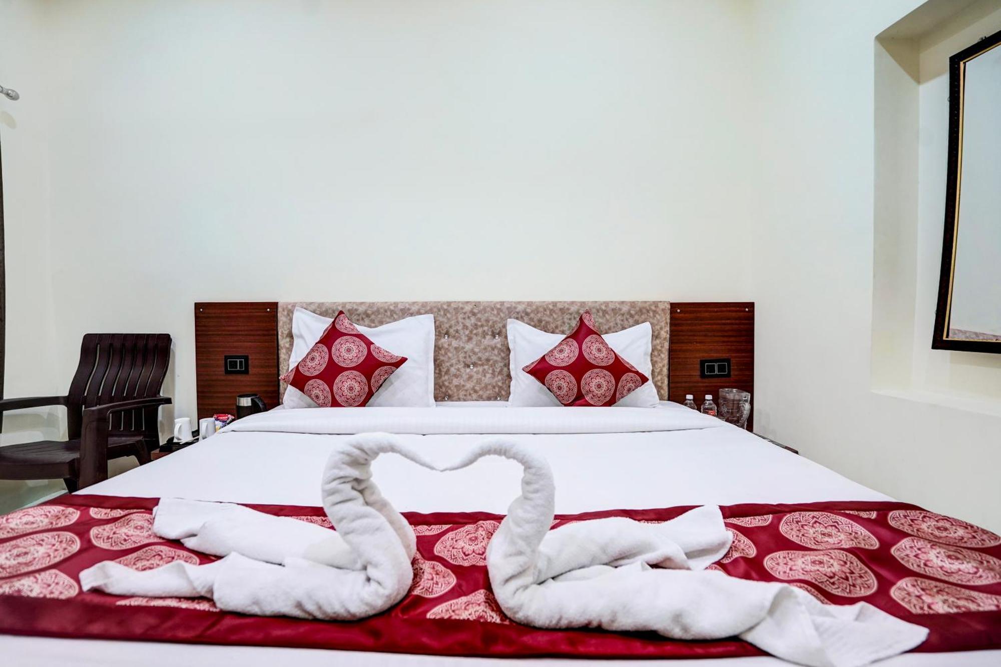 Hotel Vibe Blu- Varanasi Exterior foto